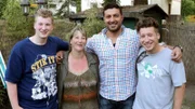 Im Februar 2012 stirbt Familienoberhaupt Thomas im Alter von nur 48 Jahren an Speiseröhrenkrebs. Wirklich trauern konnten Katrin, Karim und Mike aber noch nicht, sie haben einfach keine Zeit dafür. Neben den Restbeständen geschlossener Filialen ihres Raumausstattungs-Unternehmens wurde auch Thomas‘ private Sammlung immer größer. Diese Bestände gilt es jetzt zu verkaufen. Der Trödeltrupp eilt zur Hilfe.
