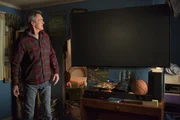 Mike (Neil Flynn)