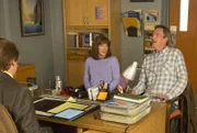 L-R:  Frankie (Patricia Heaton); Mike (Neil Flynn)