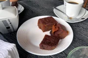 In Costa Rica bereitet Geraldina einen Pudín de yuca zu, einen landestypischen Kuchen, der ursprünglich von den afrikanischen Einwanderern stammt.