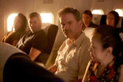 Warum landete der Garuda Flug 200 so hart auf der Landebahn, dass er erst auf einem angrenzenden Reisfeld zum Stehen kam und dort Feuer fing? Der Passagier Michael Hatton (Thom Vernon) vermutete während des Landeanfluges bereits, dass hier etwas nicht stimmt ...