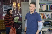 Lars (Alexander Klaws, r.) macht Paloma (Maja Maneiro, l.) klar, dass er den Abend lieber allein verbringen will.