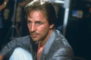 Ein Informant befindet sich in Lebensgefahr. Sonny Crockett überlegt, wie er helfen kann ...