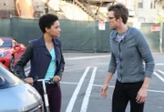 Lucy (Kiersey Clemons) versucht, Charlie (Tyler Hilton) in ihrem Sinne zu beeinflussen.