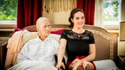 Magda (Verena Altenberger, r.) und Oma Waltraud (Hedi Kriegeskotte)