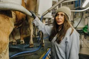 Dorfhelferin Katja Baumann (Simone Thomalla) hat mal wieder alle Hände voll zu tun.