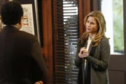 Adrian Monk (Tony Shalhoub) soll herausfinden, ob Marilyn Brody (Julie Bowen) ihren Ehemann betrügt.