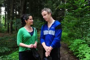 Kira (Mareike Lindenmeyer, l.); Martin (David Paryla, r.)