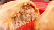 Ein „Beef Pasty“, serviert von „Lawry’s Pasty Shop“ in Marquette, Michigan.