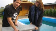 Der Swimmingpool von Ingo und Marion ist gerade mal zwei Jahre alt. Ein größerer muss her!