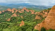 Das gezahnte Profil der Berge in "Las Medulas" ist nicht natürlichen Ursprungs – es ist das gigantische Werk von Menschen. Dirk Steffens enthüllt, was hinter der "Ruina Montium" steckt.