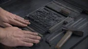 Eine Spaltung, die wirklich sinnvoll war, erfand Johannes Gutenberg. Er spaltete das Alphabet auf und erfand so den Buchdruck mit beweglichen Lettern.