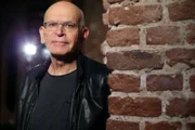 Enthüllungsjournalist Günter Wallraff und sein Undercover-Team sind im Einsatz, um erschreckende Missstände aufzudecken.