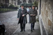 DCI Fred Thursday (Roger Allam, l.) macht DS Endeavour Morse (Shaun Evans, r.) klar, dass sie die aktuellen Ermittlungen einstellen müssen.