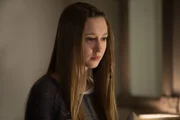 Nachdem Zoe (Taissa Farmigan) den Körper von Madison gefunden hat, will sie unbedingt ihren Mörder finden - doch zu welchem Preis?