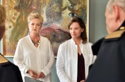 Ärztepfusch? Was haben Stiefmutter Ilsa (Manuela Biedermann, l.) und Benita von Lohe (Regula Grauwiller, r.) zu verbergen?