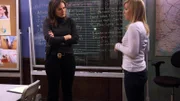 Det. Olivia Benson (Mariska Hargitay, l.) und Det. Amanda Rollins (Kelli Giddish) rollen einen Vergewaltigungsfall aus der Vergangenheit wieder auf.