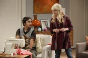 Raj (Kunal Nayyar) und Bernadette (Melissa Rauch) treffen letzte Vorbereitungen für die Geburt des jüngsten Gruppenmitgliedes.