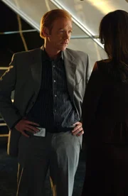Staatsanwältin Rebecca Nevins (Christina Chang, r.) hat interessante Neuigkeiten für Lt. Horatio Caine (David Caruso, l.) ...