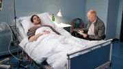 Chris Wegener (Simon Schwarz, re.) sorgt sich um seinen Patienten Bernd Wachler (Christoph Bach).