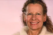 Sabine Mehne – der Film mit über diese beeindruckenden Frau zeigt Unterhaltsam, berührend und authentisch die letzten Monate ihres Lebens.  Das Foto kann für beide Teile verwendet werden.