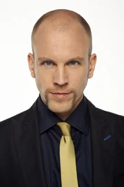 Gerrit Broda (Lars Löllmann) ist verbissen und ehrgeizig. Sein Bruder Jonas war und ist für ihn sein größter Konkurrent.