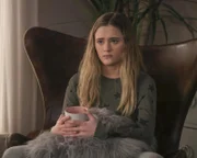 Sophie Dixon (Lizzy Greene)