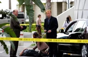 Der aktuelle Fall führt Det. Frank Tripp (Rex Linn, l. ) und Lt. Horatio Caine (David Caruso, r.) in die Welt des "Speed-Datings" ...