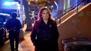 Benson (Mariska Hargitay) versucht, dem Bandenmitglied zu helfen, das sie angegriffen hat, nachdem sie erfahren hat, dass der Junge von seiner Gang erpresst wurde.  +++