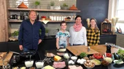 Gelangweilt von Wurst und Käse? Vorkoster Björn Freitag (l.) zeigt Familie Gerling (r.) wie man Abwechslung in den Stullen-Alltag bringt.