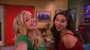 L-R: Cherry (Audrey Whitby), Phoebe Thunderman (Kira Kosarin)