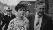 Julie Mugford, Ex-Freundin von Jeremy Bamber, auf dem Weg ins Gericht. Ihre Aussage belastet Bamber schwer.
