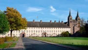 Schloss Corvey war im Mittelalter eines der bedeutendsten Bendiktinerklöster Europas.