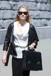 Paula Malcomson as Amanda Graystone