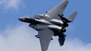 Die Höchstgeschwindigkeit des Luftüberlegenheitsjägers F-15 liegt bei über 2.500 Kilometern pro Stunde.