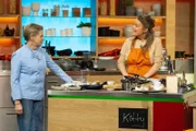 Die "Küchenschlacht"-Moderatorin Cornelia Poletto und Kandidatin Christina "Kitty" Geuking