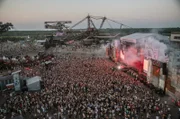 Das Splash! Festival fand auch auf dem unter Denkmalschutz stehenden Ferropolis-Gelände statt. Stillstehende Mammutbagger schaffen dabei eine ganz besondere Atmosphäre.