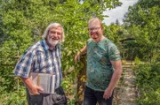 Volker Conrad (rechts) und Experte Dr. Michael Ernst bei dessen 1. Besuch im Juli