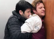 Chicago Med Selbstversuch - Guilty Staffel 1, Episode 12 Handgreifliche Auseinandersetzung: Colin Donnell als Dr. Connor Rhodes, Nick Gehlfuss als Dr. Will Halstead