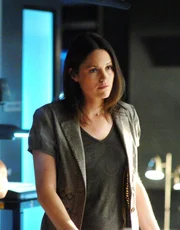 Der Tod einer Studentin verschafft Sara (Jorja Fox) ein Wiedersehen mit einem Mörder und zwingt sie dazu, sich mit ihrer Vergangenheit auseinander zu setzen. Sie fast einen dramatischen Entschluss...