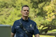Bobby Nash (Peter Krause)
