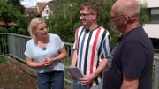 Der 18-jährige Max (Mitte) braucht für sein FSJ und seine anschließende Ausbildung zum Krankenpfleger ein zuverlässiges Auto. Kann Karola Becker (li.) ihm helfen?