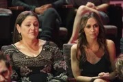 In Grandview taucht ein Filmteam auf. In der Stadt soll eine Folge der äußerst beliebten Fernsehserie Hope's Egde gedreht werden. Delia (Camryn Manheim, l.) hat mit der Produktionsleitung eine Vereinbarung getroffen, dass einige Szenen in Melindas (Jennifer Love Hewitt, r.) Laden gedreht werden können ...