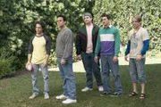 Die Goldbergs, Garten-Krieg. Die 'Tratschfreundinnen' von Beverly machen sie darauf aufmerksam, dass Barry sie mit ihren eigenen Mitteln manipuliert.