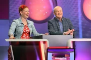 Entertainerin Enie van de Meiklokjes und Comedian Bodo Bach sind ein eingespieltes Rateteam. Beim Wissensquiz "Meister des Alltags" finden sie die passenden Lösungen mit Logik, Kreativität und einer gehörigen Portion Humor.