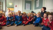 Schon früh lernen Kinder, Geschlechterstereotypen zu hinterfragen.