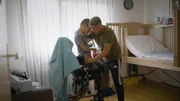 Moritz wurde als Baby im Krankenhaus falsch behandelt und muss nun rund um die Uhr gepflegt werden. Der Gerichtsprozess läuft seit 13 Jahren.