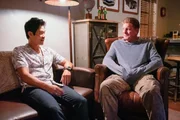 (v.li.): David Lim (Victor Tan), Kenny Johnson (Dominique Luca).