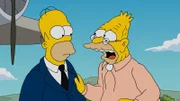 Während Bart versucht bei Milhouses Cousine zu landen, will Grandpa Abe (r.) Homer (l.) die Wahrheit über seine Zeit beim Millitär erzählen ...