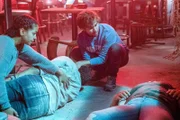 Jake Borelli (Dr. Levi Schmitt).